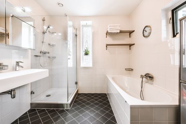 Wendel Construction & Remodeling Logo