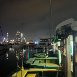 信記避風塘海鮮美食 - The view; you can't hear the next boat!