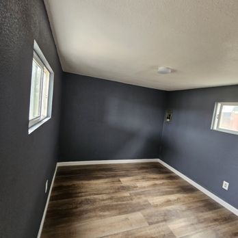 Gamez 7 Construction - empty room with hardwood floors - General Contractors Near Me Gamez 7 Construction - empty room with hardwood floors - General Contractors Near Me