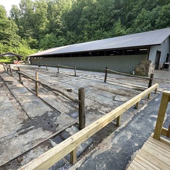 Sugarlands Riding Stable - Horse mounting area - Horseback Riding Near Me - Gatlinburg, Tennessee Sugarlands Riding Stable - Horse mounting area - Horseback Riding Near Me - Gatlinburg, Tennessee