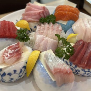 T-Fish Sushi and Roll - Sashimi platter - Sushi Bars Near Me - Los Angeles, California T-Fish Sushi and Roll - Sashimi platter - Sushi Bars Near Me - Los Angeles, California