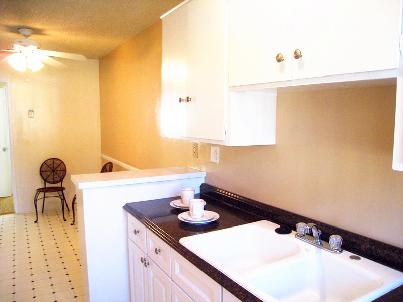 CLAREMONT GARDENS APARTMENTS Updated October 2024 113 Photos & 10 Reviews 856 W Bonita Ave