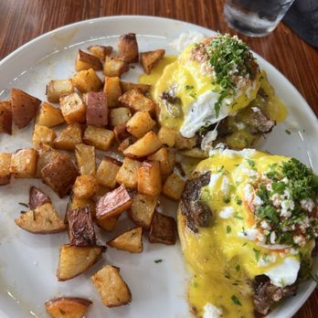 Valentinas Kitchen - Short rib hash- messy plating, raw egg white & hollandaise has a film on it. Overall bland taste as well - Breakfast & Brunch Near Me - American Canyon, California Valentinas Kitchen - Short rib hash- messy plating, raw egg white & hollandaise has a film on it. Overall bland taste as well - Breakfast & Brunch Near Me - American Canyon, California