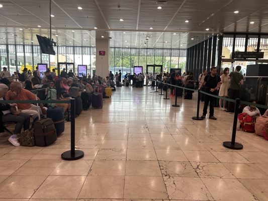 Barcelona-Sants by null