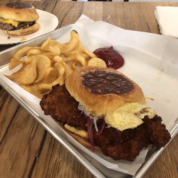 Jumbo's Win Win - Chicken sandwich and sidewinder fries - Burgers Near Me - Philo, California