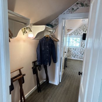 Centrella Hotel - Cottage 3 - closet and hall - Hotels Near Me - Pacific Grove, California