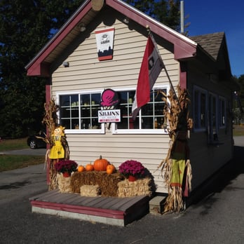 Bru-Thru Coffee Shack - the front of the building - Donuts Near Me - Cumberland, Maine