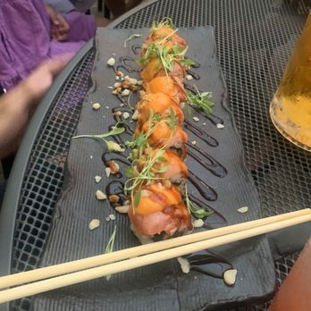 Zigu - spicy salmon roll - Seafood Near Me - Honolulu, Hawaii