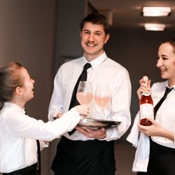 Le Staffé - Party Helpers