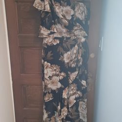 Melanie Lyne - The one shoulder floral.