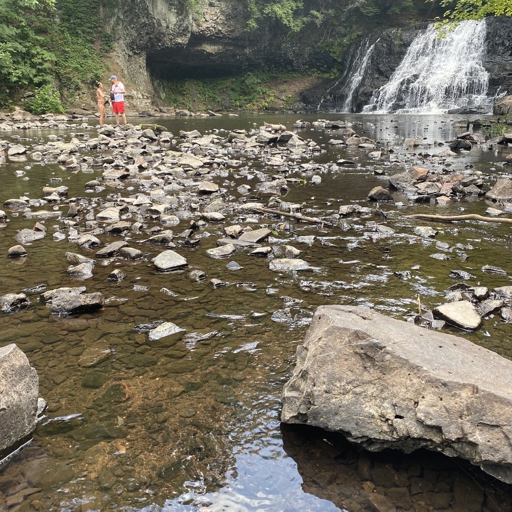 Wadsworth Falls State Park - Wadsworth falls, people are stilling trying to take pics but sadly no swimming. - Hiking Near Me - Middletown, Connecticut