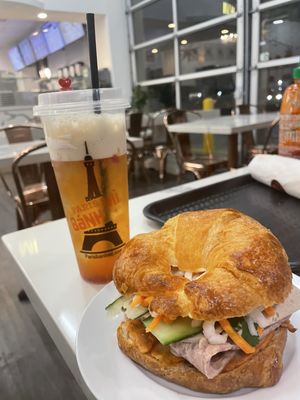 Paris Banh Mi by null