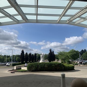 Mount Carmel St. Ann's - Entrance - Hospitals Near Me - Westerville, Ohio Mount Carmel St. Ann's - Entrance - Hospitals Near Me - Westerville, Ohio