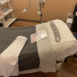 Hand & Stone Massage and Facial Spa