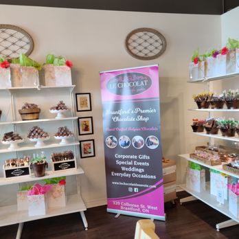Le Chocolat - a display of cupcakes and desserts - Chocolatiers & Shops Near Me - Brantford, Ontario