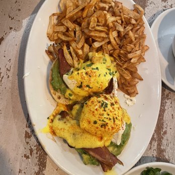 Toast Kitchen & Bar - Eggs Classic Benedict Hash Brown Chips - Breakfast & Brunch Near Me - Brea, California Toast Kitchen & Bar - Eggs Classic Benedict Hash Brown Chips - Breakfast & Brunch Near Me - Brea, California