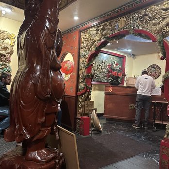 Yen Ching Restaurant - Interior Decor - Chinese Near Me - Lodi, California Yen Ching Restaurant - Interior Decor - Chinese Near Me - Lodi, California