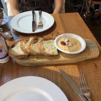 Anassa Taverna NYC - Hummus(?) with bread as the free bread - Greek Near Me - New York, New York
