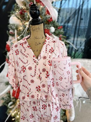 Christmas Gifts and Essentials - Head to the website and find the perfect Christmas gift here!