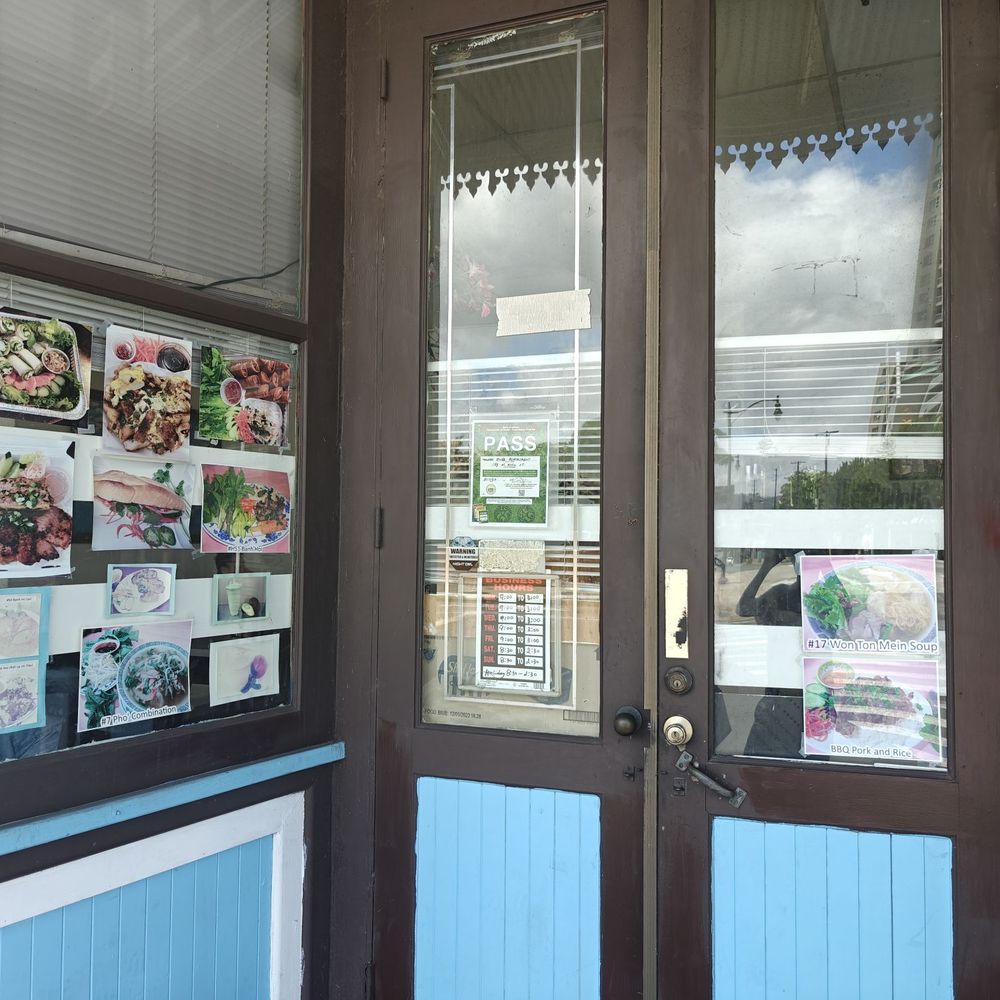 Golden River Restaurant - Vietnamese Near Me - Honolulu, Hawaii Golden River Restaurant - Vietnamese Near Me - Honolulu, Hawaii