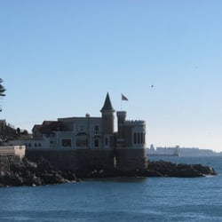 Castillo Wulff - El castillo Wulff es visible desde varios puntos de la ciudad, siendo una de las postales más conocidas de Viña