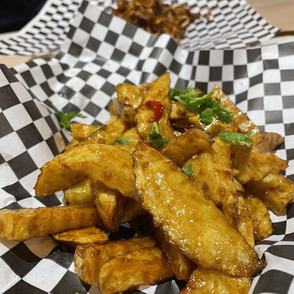 Dream Yunnan - a basket of fried chicken wings - Chinese Near Me - Toronto, Ontario Dream Yunnan - a basket of fried chicken wings - Chinese Near Me - Toronto, Ontario