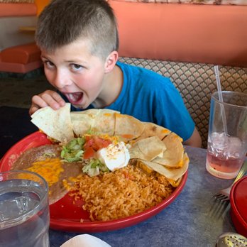 El Charrito - Cy with his GIANT QUESADILLA! - Mexican Near Me - Molalla, Oregon