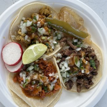 El Gallo Giro Taco Truck - Tacos - Street Vendors Near Me - Red Bluff, California El Gallo Giro Taco Truck - Tacos - Street Vendors Near Me - Red Bluff, California