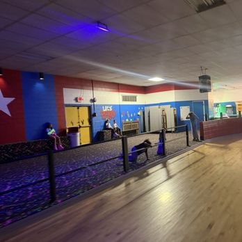 USA Roller Skating Center - Skating Rinks Near Me - Springfield, Ohio USA Roller Skating Center - Skating Rinks Near Me - Springfield, Ohio