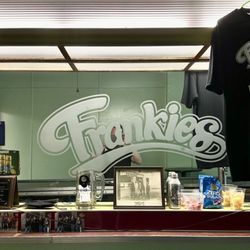 Frankie's Extra Long - Bar decor