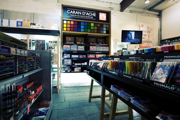 London Graphic Centre by null