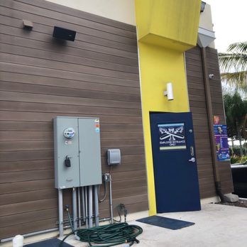 CALI COFFEE - Outside at tables - Coffee & Tea Near Me - Hollywood, Florida CALI COFFEE - Outside at tables - Coffee & Tea Near Me - Hollywood, Florida
