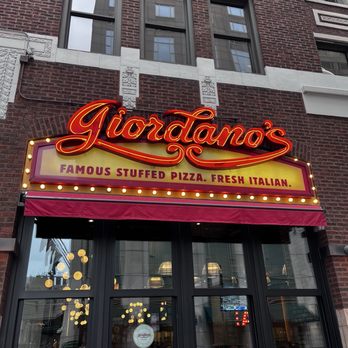 Giordano's - Pizza Near Me - Chicago, Illinois