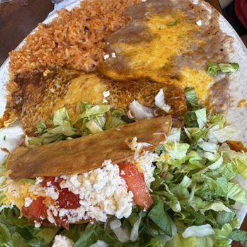 Roberto's Cafe - Lunch combo - taco and enchilada - Mexican Near Me - Mammoth Lakes, California Roberto's Cafe - Lunch combo - taco and enchilada - Mexican Near Me - Mammoth Lakes, California