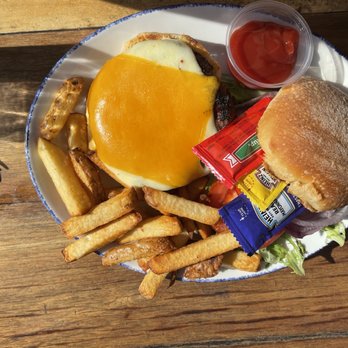 The Cove - Black Angus Burger - Seafood Near Me - Leland, Michigan