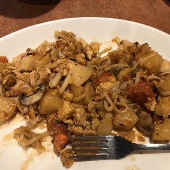 BD's Mongolian Grill - Rice noodles, chicken, pineapples, tomatoes, corn, chestnuts, mushrooms, and sweet and sour sauce. - Mongolian Near Me - Columbus, Ohio