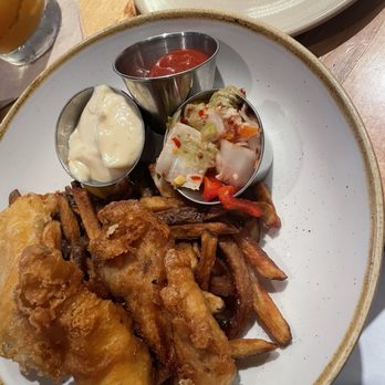 Monkeypod Kitchen - Pete's Fresh Fish & Chips - New American Near Me - Lahaina, Hawaii