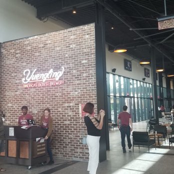 Yuengling - Waiting area and main dining room - Breweries Near Me - Tampa, Florida