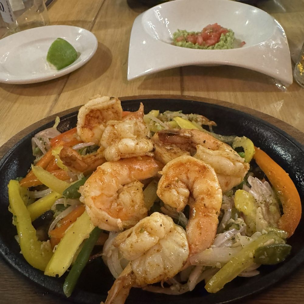 Layla's - Shrimp fajitas - Mexican Near Me - Puerto Vallarta, JAL Layla's - Shrimp fajitas - Mexican Near Me - Puerto Vallarta, JAL
