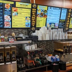 Pantano's Gourmet Hewlett - A view beyond the counter.