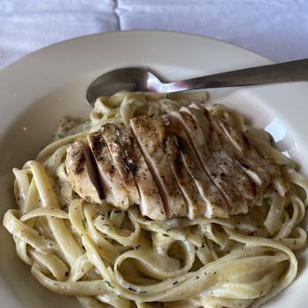 Giuseppe's - Fettuccini Alfredo with Chicken - Italian Near Me - Spring, Texas