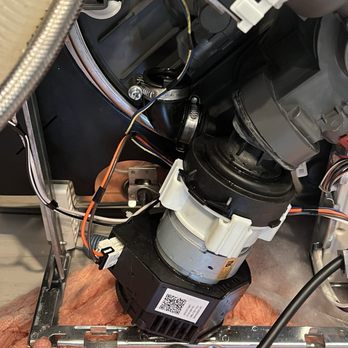 Sears Appliance Repair - Disconnected pump and hose - Appliances & Repair Near Me Sears Appliance Repair - Disconnected pump and hose - Appliances & Repair Near Me