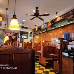 The Village Cafe - Cool decor