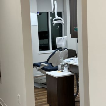 New Albany Endodontics - One of the dental bays - Endodontists Near Me - New Albany, Ohio New Albany Endodontics - One of the dental bays - Endodontists Near Me - New Albany, Ohio