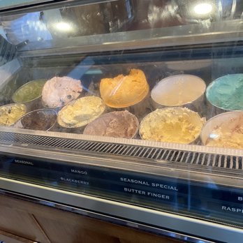 Fenton's Creamery - Ice Cream & Frozen Yogurt Near Me - Vacaville, California
