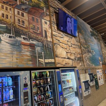 Supreme Clean Laundry - Vending machines with cleaning products and snacks - Laundromat Near Me - Chula Vista, California Supreme Clean Laundry - Vending machines with cleaning products and snacks - Laundromat Near Me - Chula Vista, California