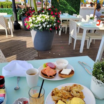 Bungalow Restaurant and Beach - Eggs Benedict and lox bagel cran cheese with poached eggs - Mediterranean Near Me - Atlantic City, New Jersey Bungalow Restaurant and Beach - Eggs Benedict and lox bagel cran cheese with poached eggs - Mediterranean Near Me - Atlantic City, New Jersey