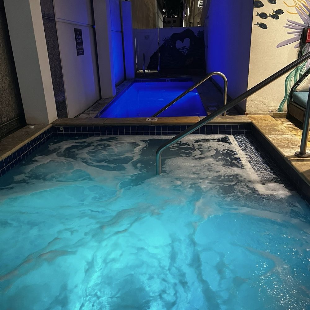 Waikiki Malia - Hotels Near Me - Honolulu, Hawaii