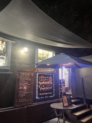Bistro Vonish by null