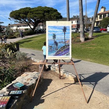 Heisler Park - Artist painting the most perfect day - Parks Near Me - Laguna Beach, California Heisler Park - Artist painting the most perfect day - Parks Near Me - Laguna Beach, California